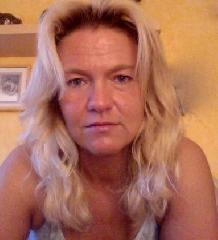 I am not looking for anything serious but want long term connection.I am a very open honest hard working sophisticated lady who loves life and is very easy to get a long with! Looking to venture out and explore what else is out in this world..