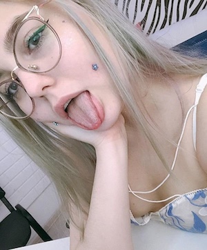 CaraxHill, age 29 from Palatine, IL