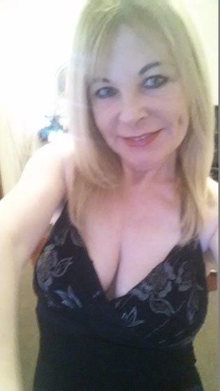 Hi I am just on the verge of spitting up with my husband.. not wanting a proper relationship as such so just a few dates here and there and see what happens... I enjoy chatting and I enjoy sex.. but I am very choosy..Ideally what I would like is to connect with someone who is very tactile and sexy and wanting one to one fun and excitement for as long as it lasts.. so if thats you then come and say hi xx