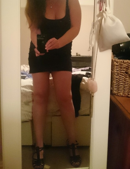 Hardworking in the city by day, need some fun in the evening, very open minded and confident sexually like dominant men who also like to please. Not interested in married men sorry.