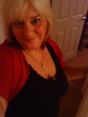 xcraz094481 (46) – mature woman over 40 in Bilston