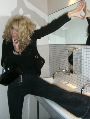 aldred0 (40) – mature woman over 40 in Halifax