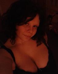 I want to be seduced by you! If you think you are a smooth talker and have what it takes to win a lady over with your charm and wit and equipment to match then please do get in touch. I am up for a laugh and maybe more. Im looking forward to hearing from you soon x                                    