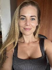 Im looking for a man who can give me what I need! Can you make me feel like a woman with a relationship away from my home where life just feels so dull and boring! I really need to feel the spark and excitement when you meet someone new again  you know what I mean? If you are in a similar situation then perhaps we can help each other out and have some discreet fun?                                    