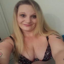 mature married woman, sexy with a little extra padding lol ideally looking for men around my age, maybe older? important you are up for it and not into messing around or anything weird. would like to maybe try outdoor fun too??