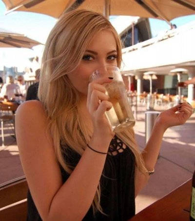 i am happy ,calm , warm, honest, independent woman, positive outlook on life , highly respectful to myself and others , sincere and kindhearted .interesting in sharing a relationship with a simple easy going person