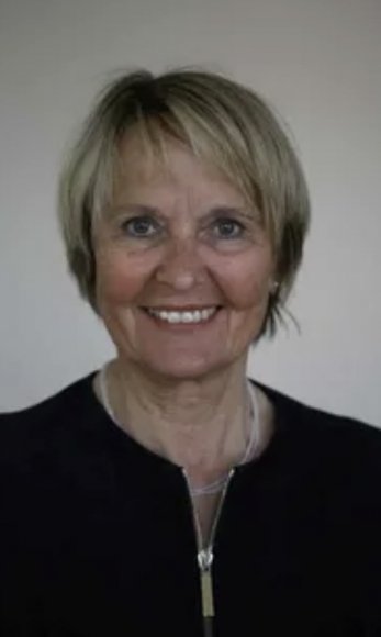 mysterious-alluring (65) – Buckinghamshire mature contact over 40