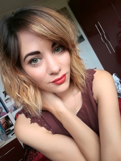 makeout-session profile photo