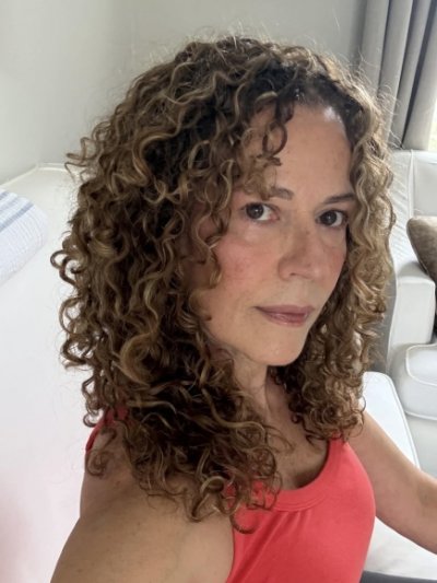 I’m a playful woman who loves a bit of cheeky banter mixed with outrageous flirting! In a relationship but I'm clearly here to bang so dont let that put you off.