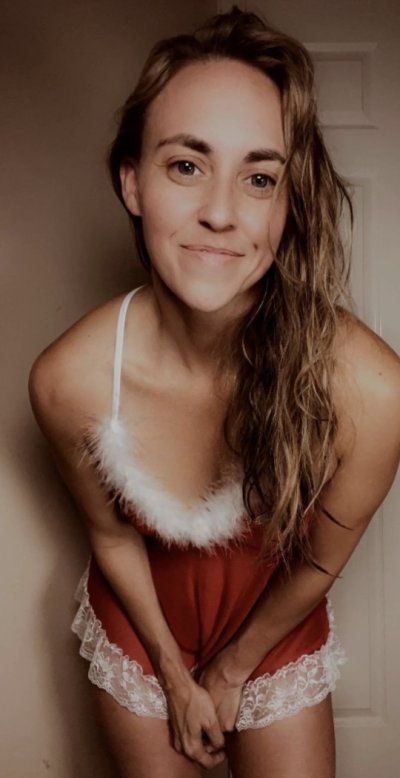 I am a friendly, positive and dedicated person, always seeking to give my best in everything I do xx I am a sincere and romantic type of woman. I like to eat healthy and stay fit. I am fun to be with and I can often feel quite frisky. Why else would I be on here lol