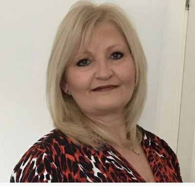 I kinda have a thing for off limits men. No strings please just enjoy the pleasure and excitement of an illicit encounter. Let's get together and roleplay all our fantasies in a safe clean way x