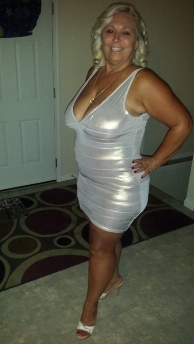 I'm looking for fun, im not a prude but not into one night stands or anything toooooo kinky :) I work and have two boys. I love most types of music & going to the theatre or cinema is a very rare treat, snuggled on the sofa with a good bottle of wine & the right man is just as good.