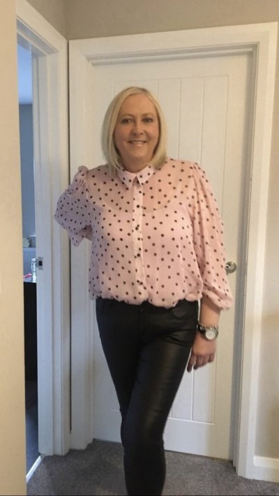 A woman of passion is how I will describe myself. I put passion first and that is how everything falls into place for me. I hope to find a guy who will be there whenever I need a booty call :) And it works both ways. You can text me when you need your dick sucked haha