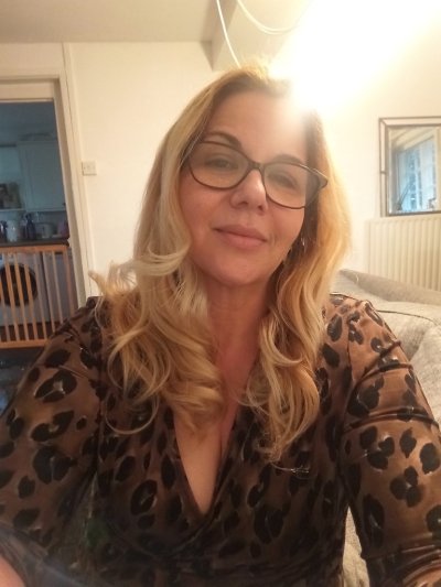 Mature woman avalynfun from Tyne and wear looking for a FWB