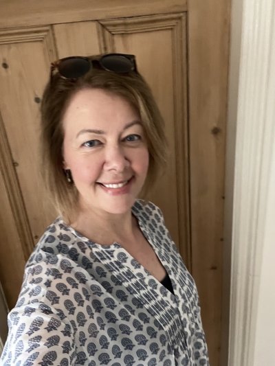 I am a caring , friendly and fun loving person who values talking , listening , learning and sharing . I like to be with people that I can learn from and who are interested in experiencing new things. Looking for a nice gentleman thats not looking to change his situation but just needing a bit more.