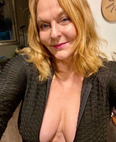 oldbutpretty (56) – Derbyshire mature contact over 40