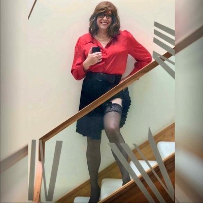 I am a chatty and open-minded womanl. I simply love talking about anything under the sun and even under the moon, if you’re a night owl. I'm married but I'm clearly up for a little 'extra' seeing as I'm on a site like this!