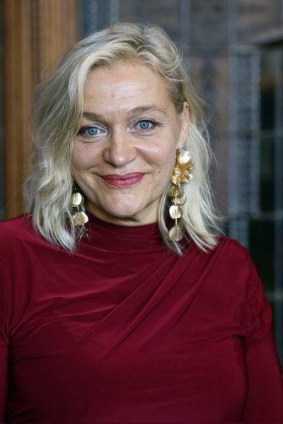 I am a woman you can trust and befriend. I am loyal and caring to those who are kind to me. I am smart, hardworking and extremely creative and resourceful.