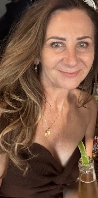 Roselina1 (56) – mature woman over 40 in Erith
