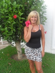 sue_c8fa197 (42) – Manchester mature contact over 40