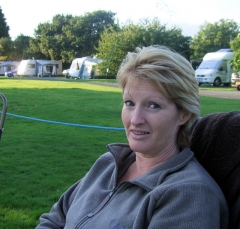 kiwibird64 (46) – Royal Tunbridge Wells mature contact over 40