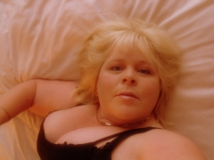 sexylittlelady11 (47) – mature woman over 40 in Malmesbury
