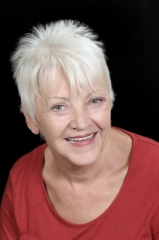 Elaines789 (60) – mature woman over 40 in Camberley