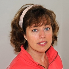 Local_lass25 (45) – mature woman over 40 in Horley