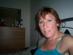 aleda64 (47) – mature woman over 40 in Stevenage