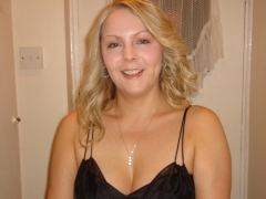 kimpomeroy (44) – mature woman over 40 in Loughton