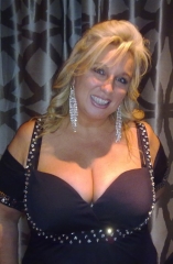 ronnib71090 (49) – mature woman over 40 in Dartford