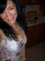 aloneagen (51) – mature woman over 40 in Nottingham