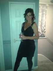 Foxy_Lady_123 (44) – mature woman over 40 in Leatherhead