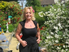 annalilan (70) – mature woman over 40 in Redhill