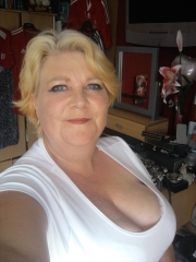 tigerlover699 (42) – mature woman over 40 in Colchester
