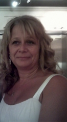 louisa_40 (43) – mature woman over 40 in Crowborough